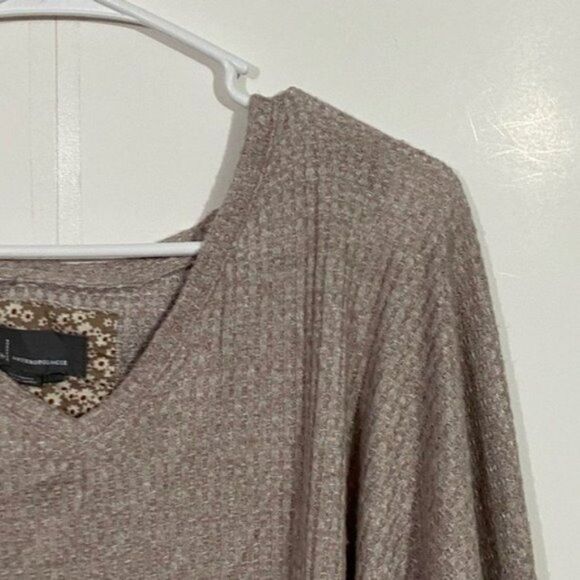 Anthropologie Lightweight Waffled V-Neck Sweater - Picture 3 of 4